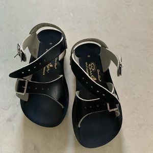 Toddler boy San surfer sandals in navy. Gently worn. Size 8.